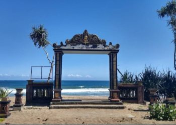 Pantai long weekend Malang.