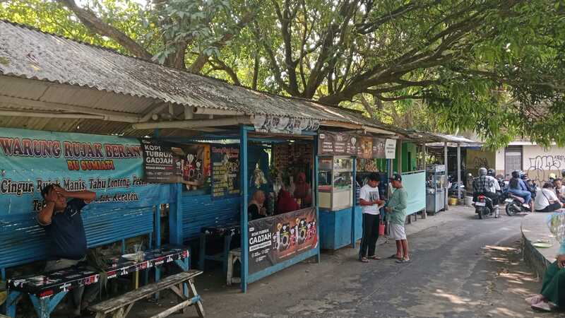 Kuliner Rujak Cingur Brantas.