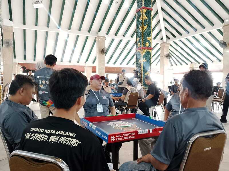 Optimis Jadi Jawara! Ini Strategi Tim PSI Kota Malang Hadapi 8 Besar Kompetisi Domino Demokrasi 2 Domino PSI Kota Malang.