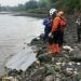 Terseret Arus Brantas Blitar Sejauh 20 KM, Jasad Pencari Ikan Ditemukan di Bawah Jembatan KA Nguri 9 Brantas