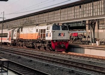 Wisata naik kereta