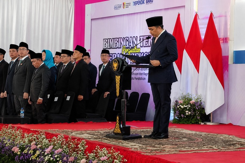 777 Pejabat Pendidikan Dilantik, Bupati Jember Gus Fawait Tegaskan Tak Boleh Ada Jual Beli Jabatan 1 Pejabat pendidikan.