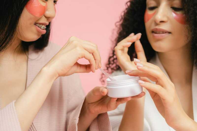 7 Cara Glow Up Alami yang Lagi Viral di Kalangan Anak Muda 1 Cara glow up alami.