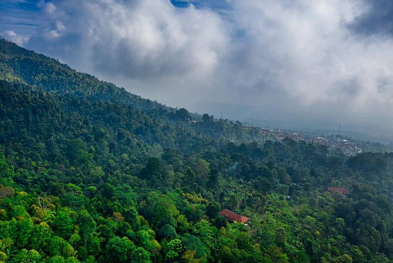 Langit Berawan Dominan, Benarkah Cuaca di Jatim Masih Rentan Hujan Pancaroba? 1 Cuaca di Jatim.