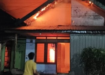 Kebakaran rumah.