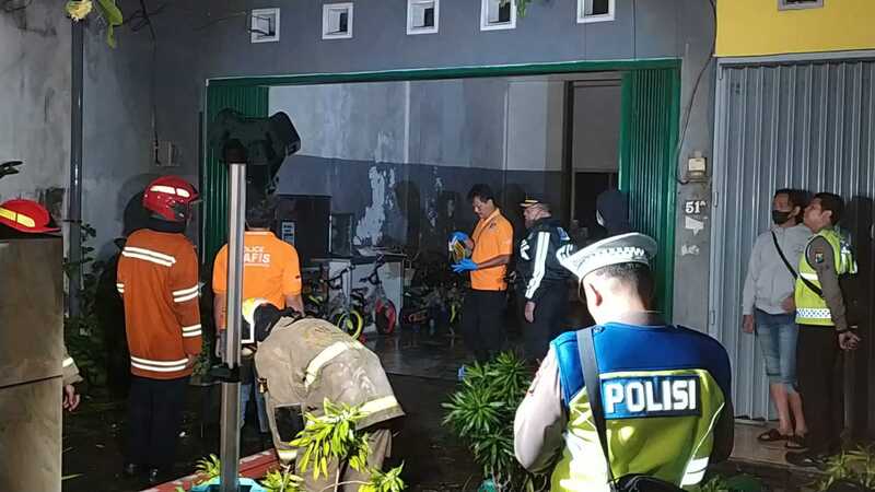 Ruko Terbakar, Lansia di Surabaya Jadi Korban Tewas Diduga Hirup Asap Pekat saat Selamatkan Diri 3 Lansia di Surabaya korban kebakaran.
