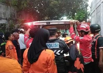 Lansia di Surabaya.