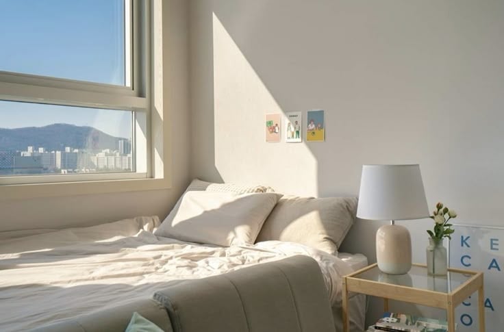 7 Inspirasi Kamar Cozy Terbaru yang Lagi Digemari Anak Muda 1 Kamar cozy terbaru.