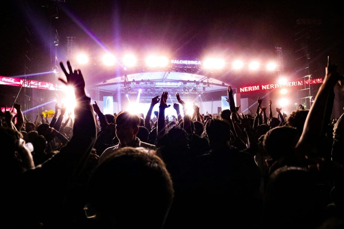 Jadwal Konser Surabaya Paling Banyak Ditunggu Anak Muda, Khusus Bulan Juni! 1 Konser Surabaya bulan Juni 2026 yang sudah dinanti-nanti (foto: Pexels)