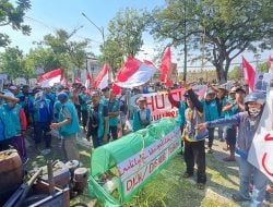 DPRD Tuban Soroti Shuttle Wisata, Pedagang dan Tukang Becak Parkiran Kebonsari Tagih Janji Pemkab 2 Shuttle Wisata Tuban