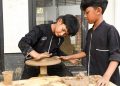 Aktivitas produktif di Surabaya.
