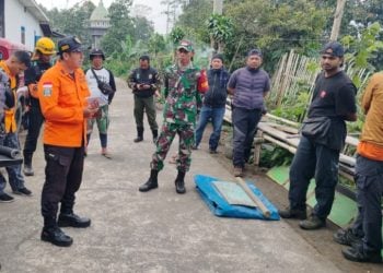 Pendaki Semeru Terjatuh Saat Lewat Jalur Ilegal, Evakuasi Terkendala Medan Curam 10 Semeru