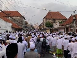 Haul Habib Abu Bakar Gresik, Saat Ribuan Orang dari Dalam dan Luar Negeri Memohon Ampunan dan Mengharapkan Rahmat Allah SWT 2 Gresik