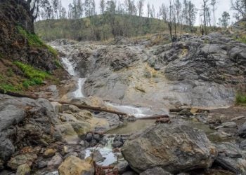 Di Balik Kawah Ijen, Air Terjun Kalipait Bondowoso yang Memesona Bikin Wisatawan Penasaran 8 Air Terjun Kalipait.