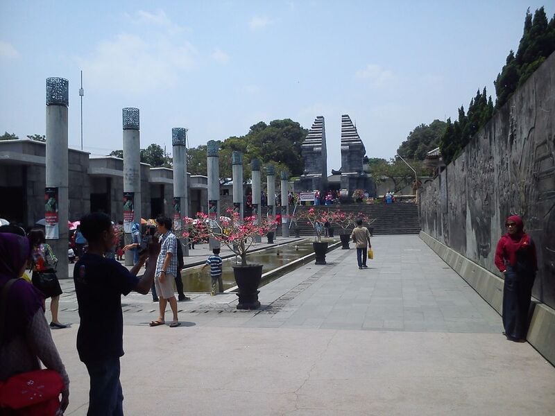 Blitar Selain Makam Bung Karno: 6 Tempat Ini Malah Lebih Estetik 2 Makam Bung Karno Blitar.