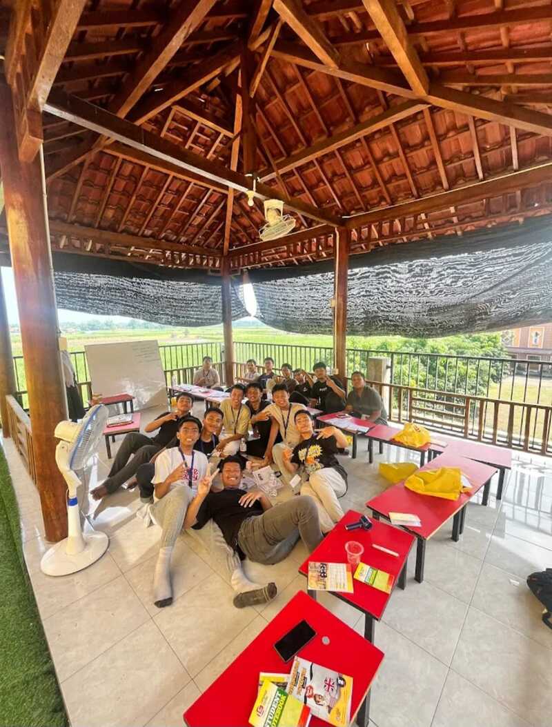 Kampung Inggris Pare Kediri: Biaya Kursus 1 Bulan Habis Berapa? 2 Biaya kursus Kampung Inggris Pare.