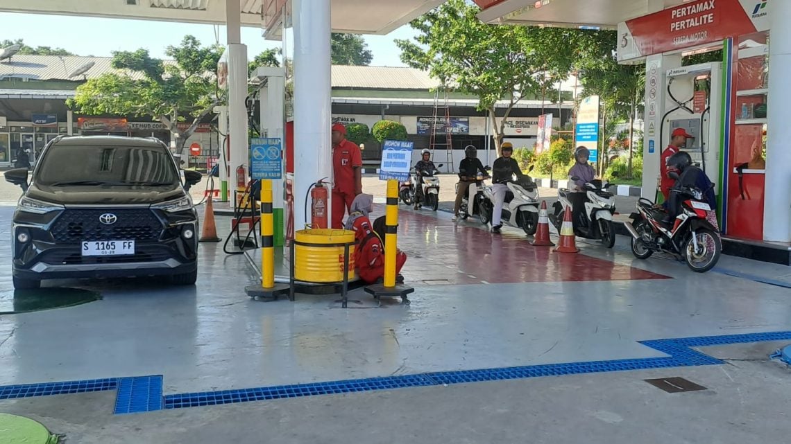 BBM Naik, Pertalite di Sejumlah SPBU Tuban Kosong Sejak Malam 1 BBM