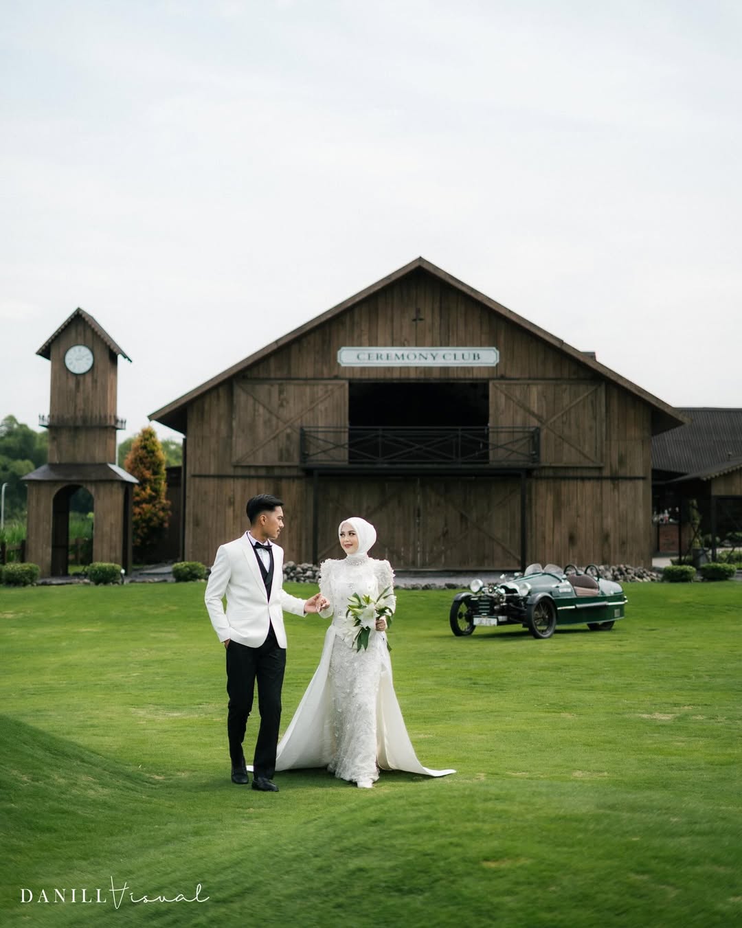 6 Spot Prewedding di Jatim yang Mirip Luar Negeri, Harga Terjangkau 7 Daftar spot prewedding Jatim 2026.
