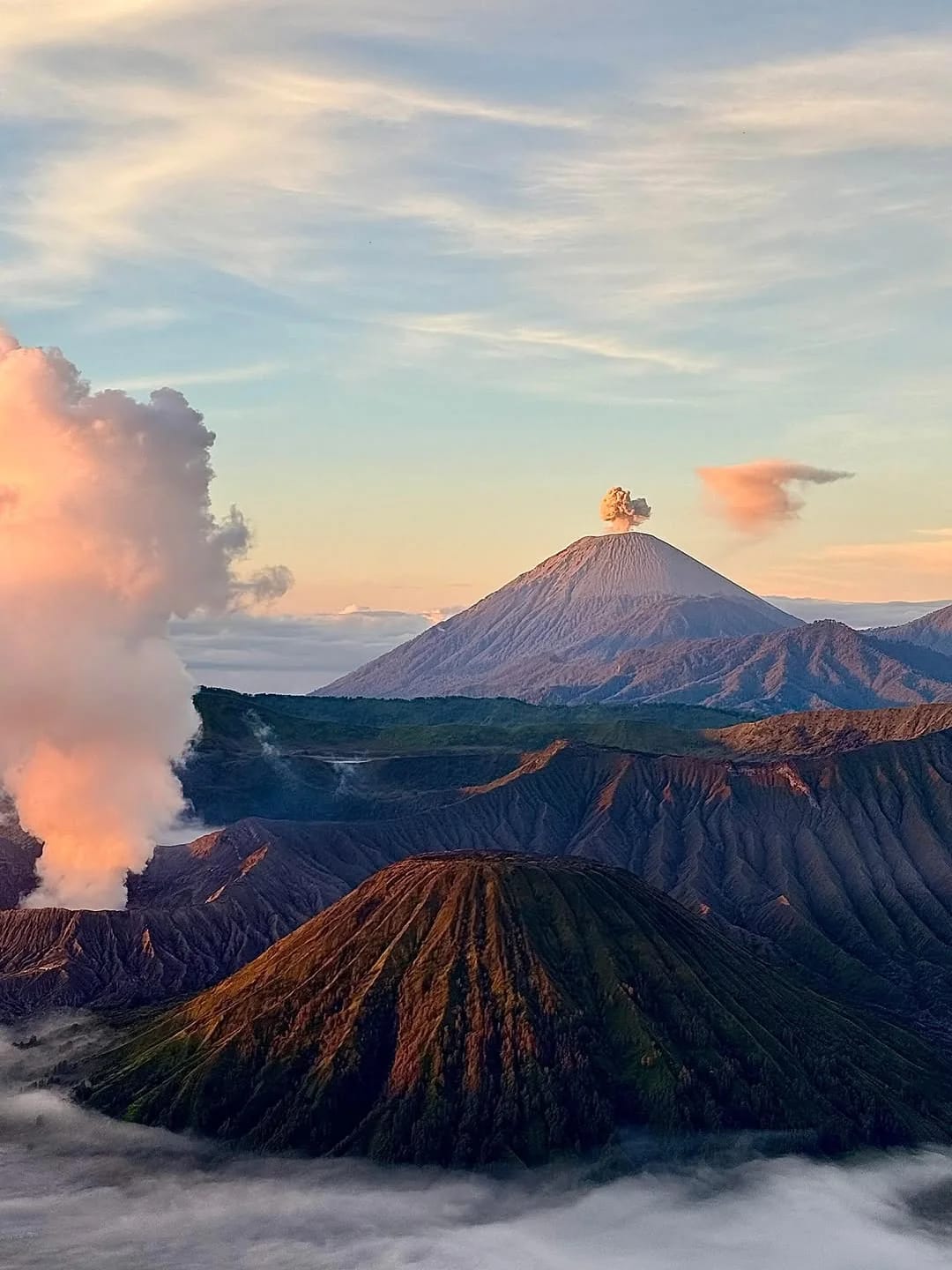 Gunung Jawa Timur Pemula Wajib Daki: View Oke, Track Nggak Nyiksa 2 Gunung di Jawa Timur.