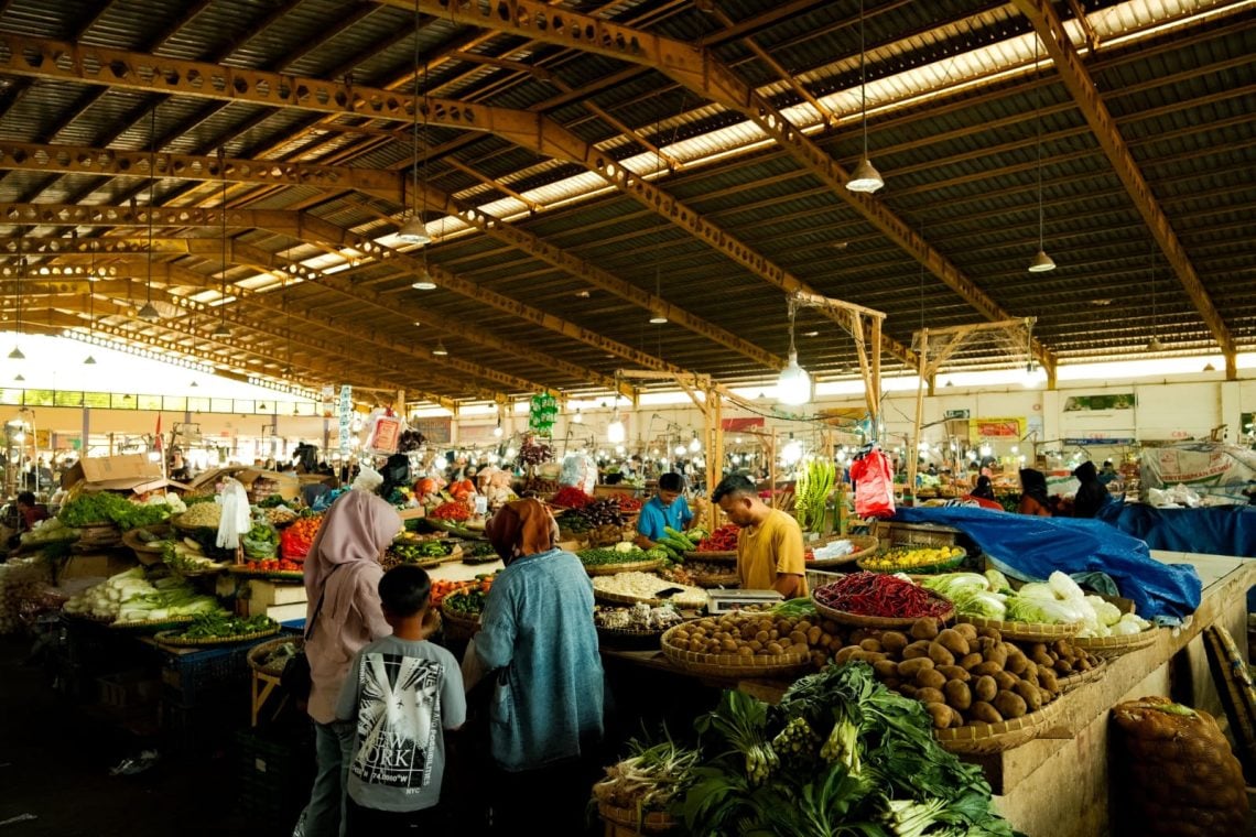 5 Pasar Tradisional Unik Surabaya yang Masih Eksis di Tengah Gempuran Mal Modern 1 Pasar Tradisional Unik Surabaya