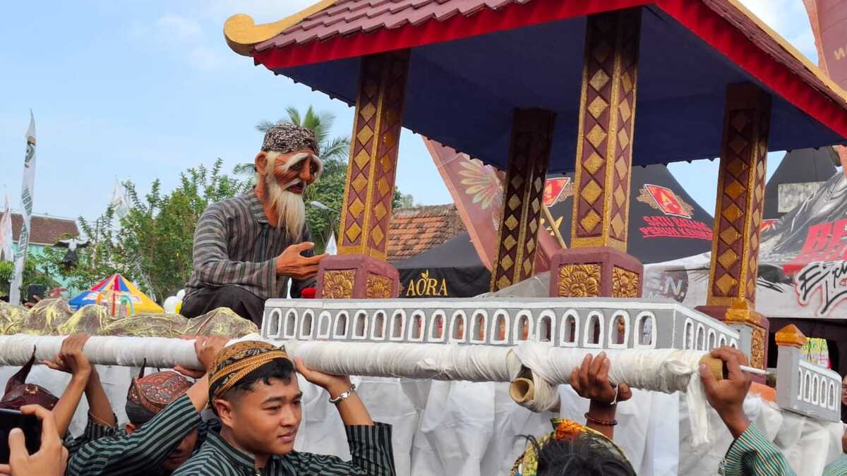 Kirab 1 Suro Gunung Kawi.