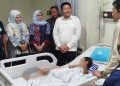 Terharu! Bocah Usia 7 Tahun Luka Bakar 46 Persen, Bupati Sidoarjo Subandi Siapkan Pengobatan hingga Pekerjaan untuk sang Ayah 2 Bupati Sidoarjo.