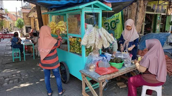 6 Kuliner Gang Sempit Surabaya Legendaris yang Berada di Gang Sempit, Rasanya Bikin Ketagihan 1 Kuliner gang sempit Surabaya.