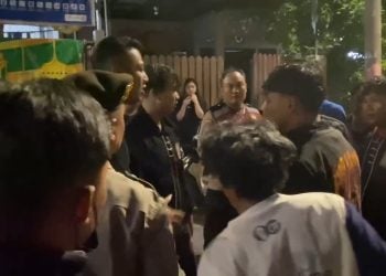 Malam Pengesahan Warga Pesilat, Aksi Tawuran Terjadi di Surabaya 4 Surabaya