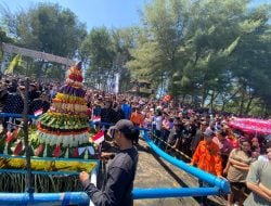 Melihat Tradisi Larung Sesaji Pantai Serang Blitar, Khidmat Suroan Warisan Leluhur Sejak 1830 3 Larung Sesaji