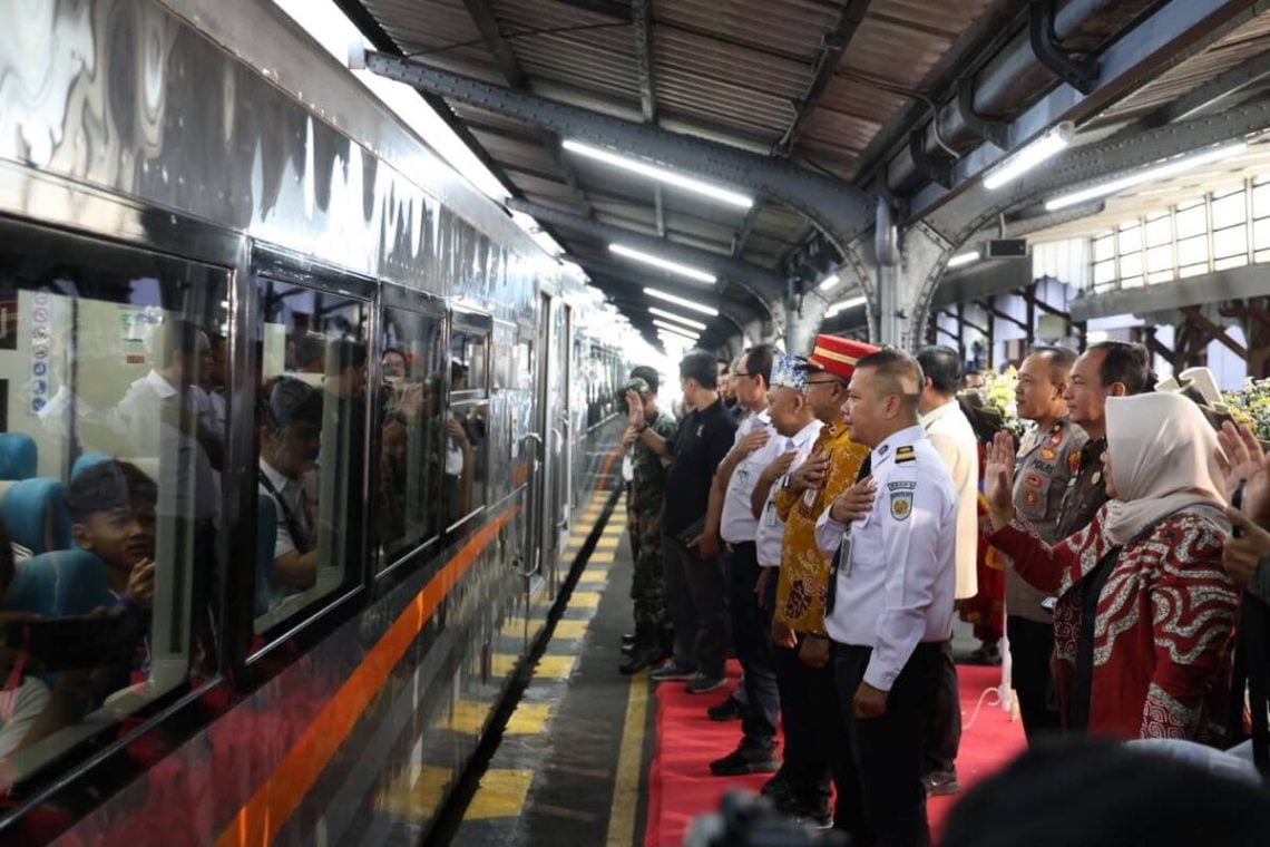 KA Pandalungan 2 Resmi Layani Rute Jember-Jakarta, Okupansi Tembus 160 Persen 1 KA Pandalungan 2.