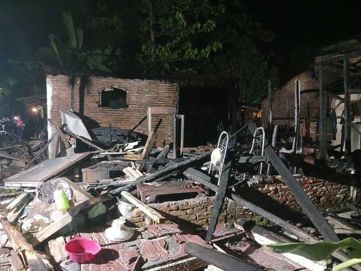 Kebakaran rumah di Probolinggo.