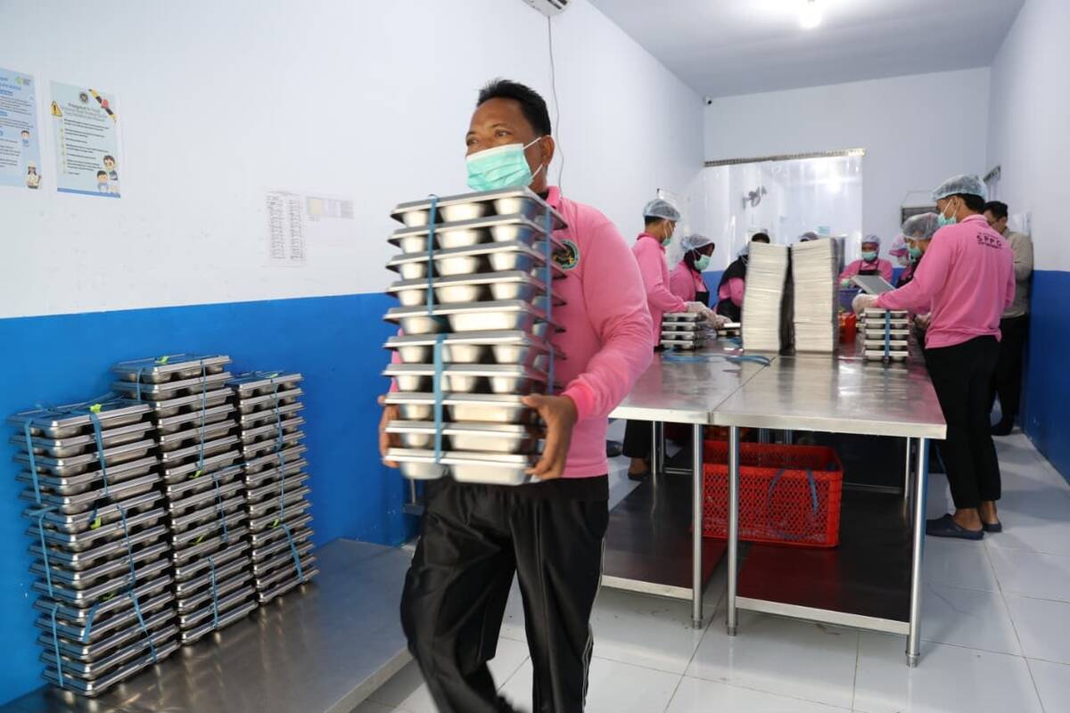 SPPG Jombang Jember Berdayakan Warga Lokal, 49 Orang Kini Punya Penghasilan 3 SPPG Jombang Jember.