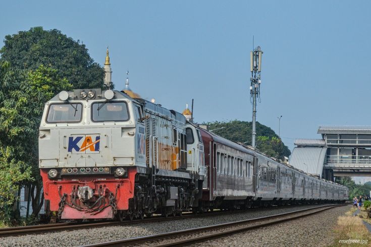 Kereta Ekonomi Surabaya-Malang yang Tetap Nyaman untuk Perjalanan Harian 1 Kereta Ekonomi Surabaya-Malang