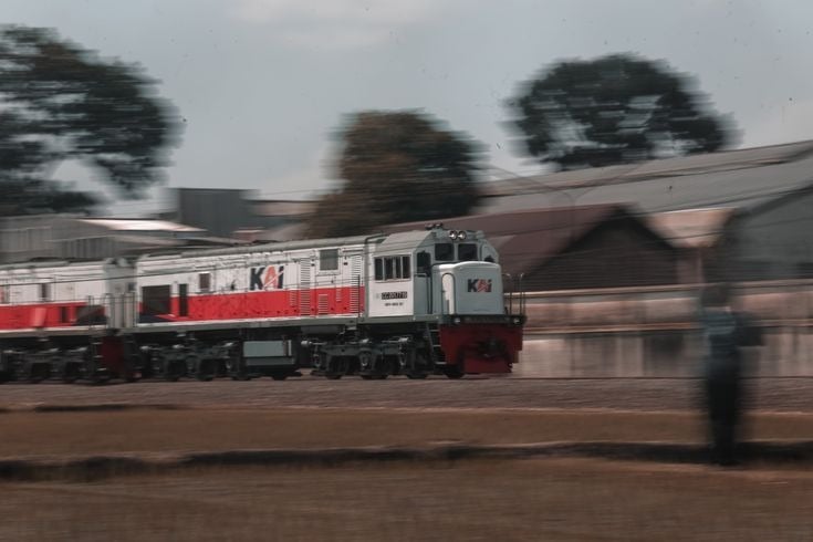 Kereta Lokal Favorit Warga Malang yang Tetap Ramai meski Banyak Moda Transportasi Baru 1 Kereta Lokal Favorit Warga Malang