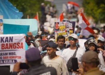 Ricuh! 1.000 Relawan MBG Bojonegoro Kepung DPRD Minta Program MBG Tetap Lanjut 4 Relawan MBG Bojonegoro.