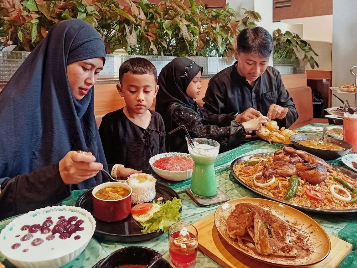Tempat Makan Favorit Kuliner Keluarga Surabaya, Selalu Ramai Saat Akhir Pekan 1 Kuliner Keluarga Surabaya