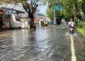 16 Titik Masih Tergenang Banjir Surabaya, Eri Cahyadi Minta Maaf Akui Kecolongan Hujan Deras saat Kemarau 3 Banjir Surabaya.