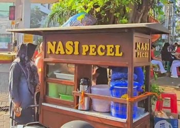 Nasi pecel murah Malang.