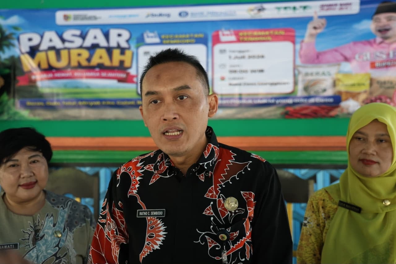 Pasar murah Pemkab Jember.