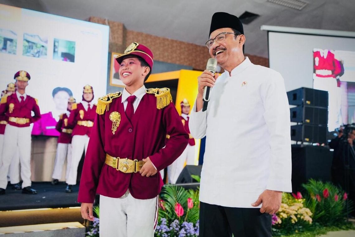 Sekolah Rakyat terbanyak.