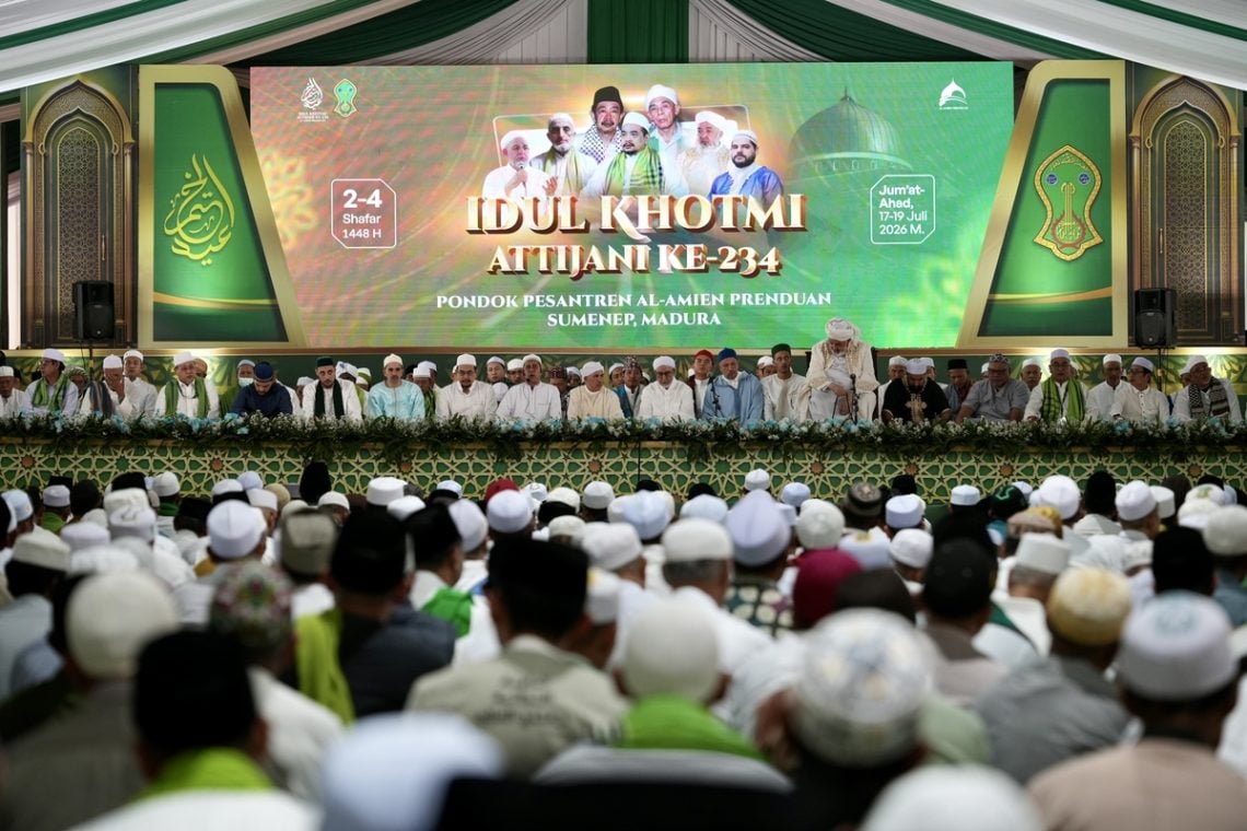 Hari Pertama, Puluhan Ribu Jemaah Padati Idul Khotmi Nasional Tarekat Tijaniyah Ke-234 di Ponpes Al-Amien Prenduan 1 Idul Khotmi.