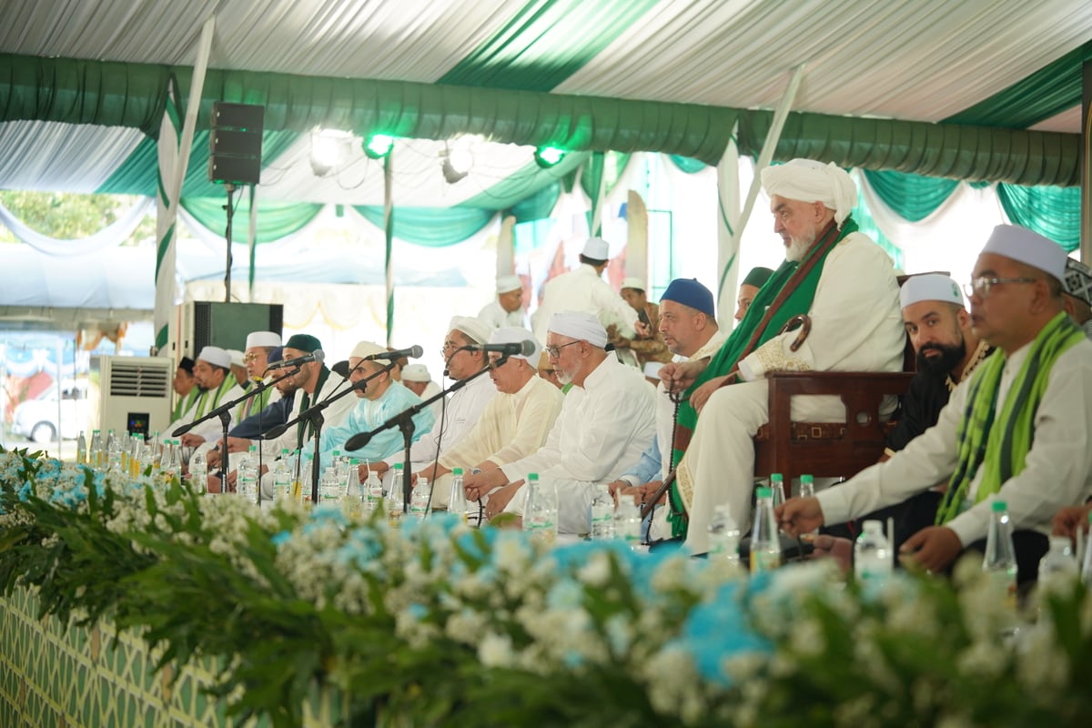 Hari Pertama, Puluhan Ribu Jemaah Padati Idul Khotmi Nasional Tarekat Tijaniyah Ke-234 di Ponpes Al-Amien Prenduan 3 Idul Khotmi di Sumenep.