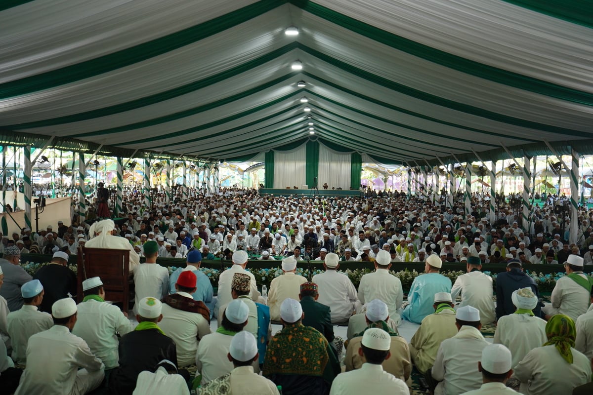 Hari Pertama, Puluhan Ribu Jemaah Padati Idul Khotmi Nasional Tarekat Tijaniyah Ke-234 di Ponpes Al-Amien Prenduan 4 Jemaah Idul Khotmi.