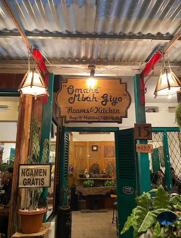 15 Tempat Ngopi Hidden Gem Surabaya yang Jarang Diketahui Anak Muda 1 Tempat ngopi hidden gem Surabaya.