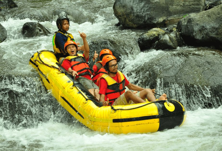 Wisata Pacet Mojokerto: 12 Destinasi Alam Favorit untuk Healing dan Liburan Keluarga 1 Wisata Pacet