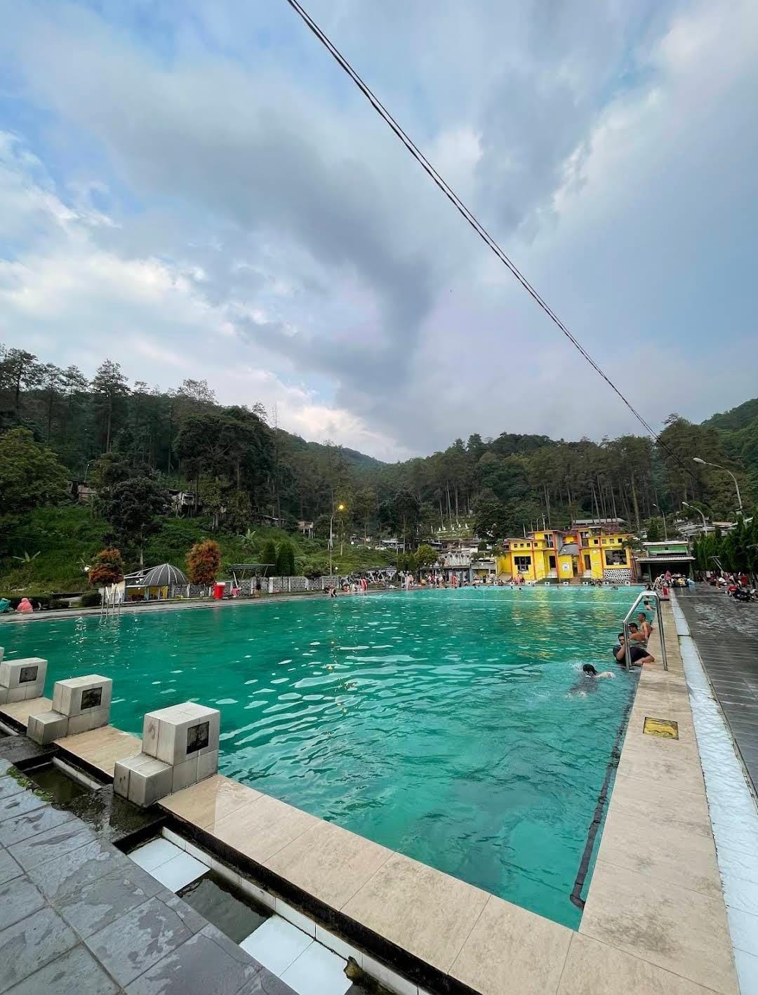 Pemandian Air Panas Pacet Mojokerto: Harga Tiket, Fasilitas, dan Tips Berkunjung 3 Air panas di Pacet.