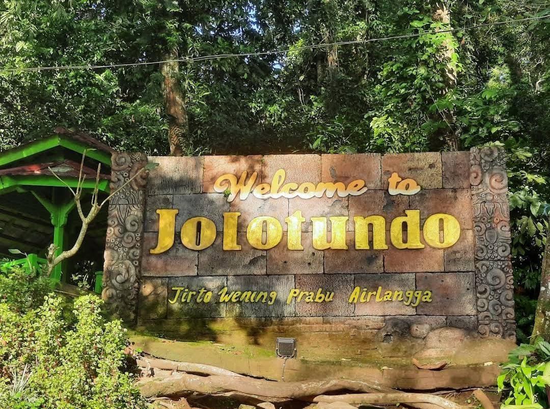 Petirtaan Jolotundo Mojokerto: Sejarah, Mitos, dan Pesona Mata Air Abadi di Lereng Penanggungan 3 Petirtaan Jolotundo di Mojokerto.