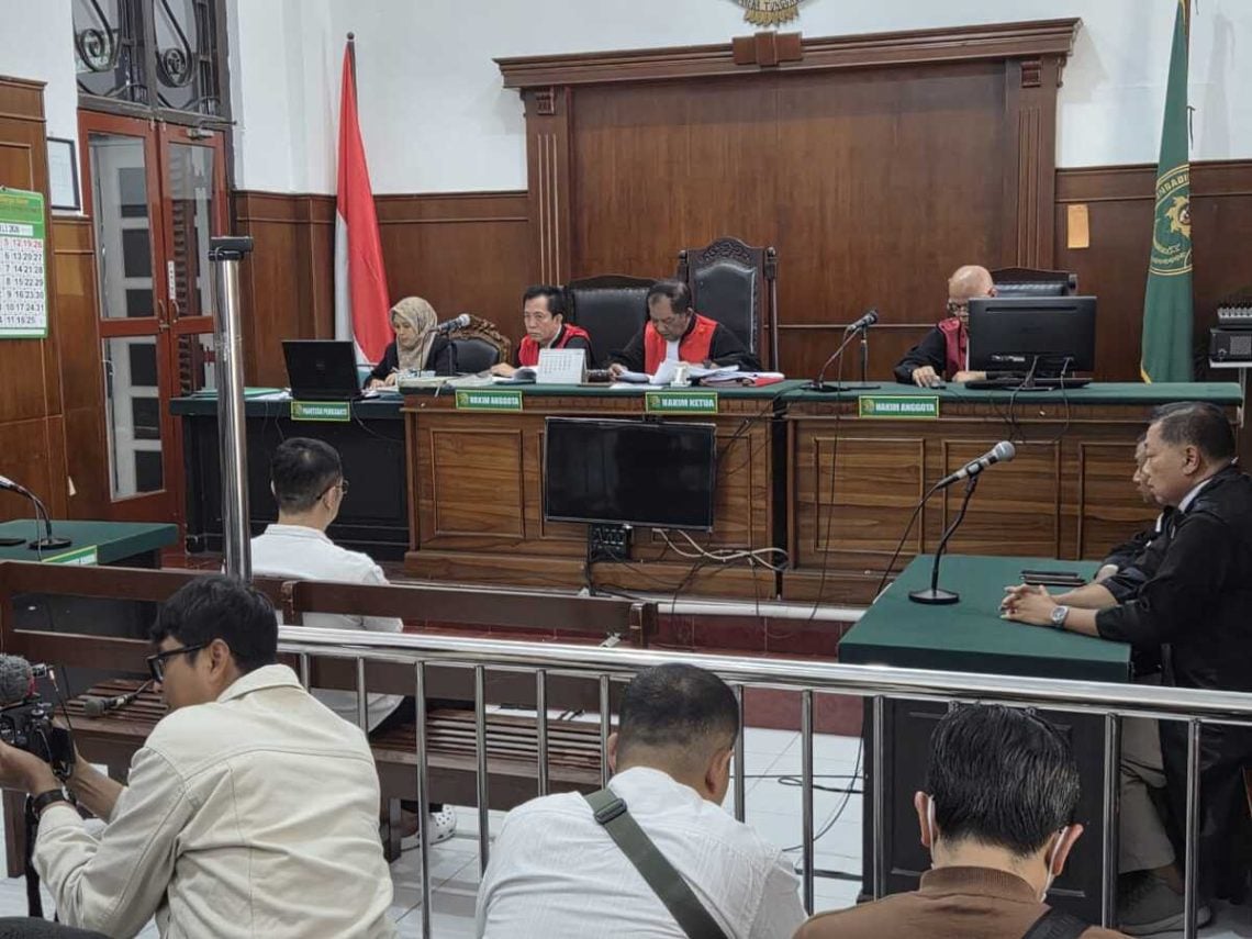 PN Surabaya Vonis 2 Terdakwa Perusak Rumah Nenek Elina, Hukuman Samuel Lebih Berat 1 Nenek Elina.