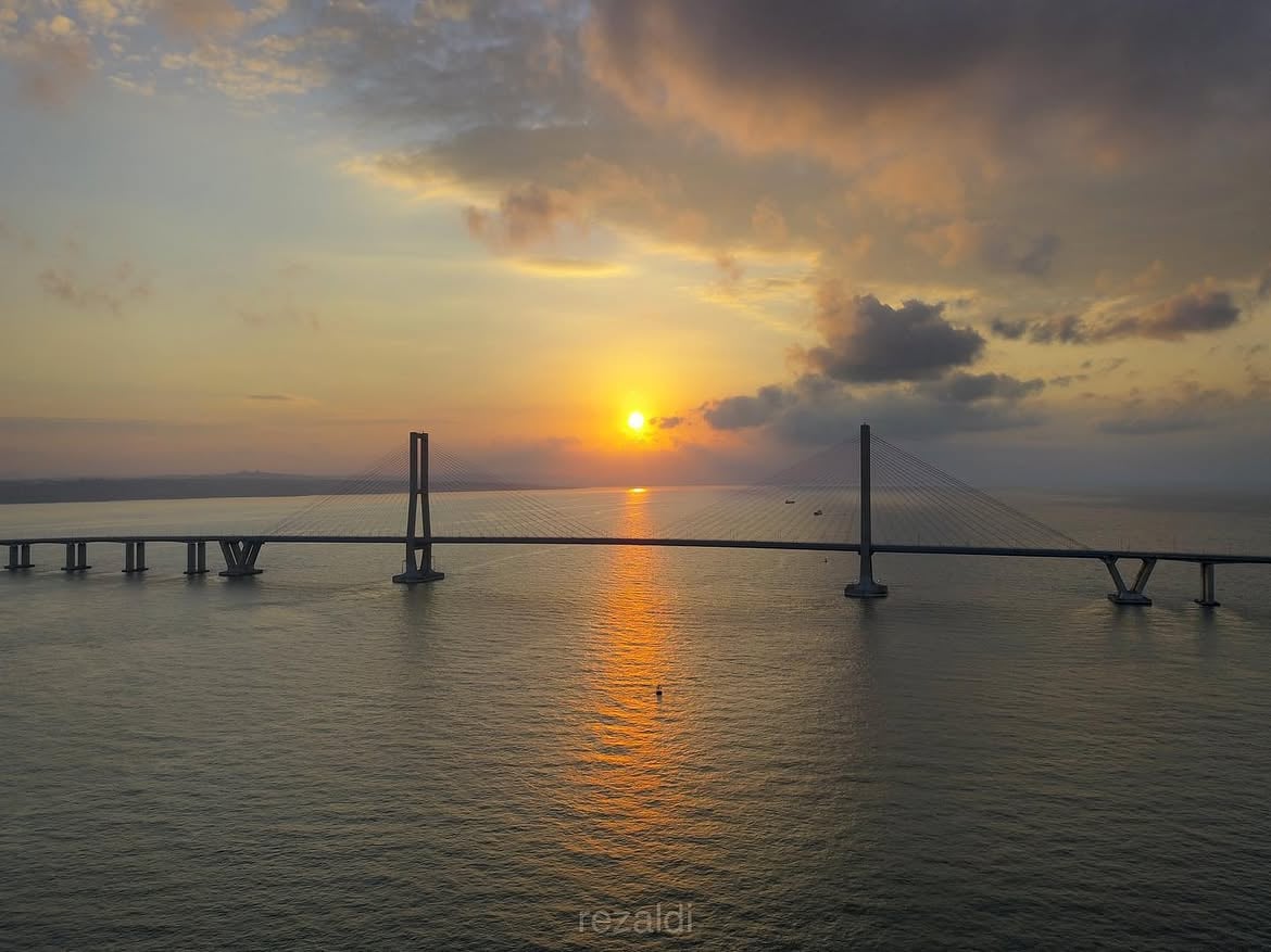 Sunrise Surabaya terbaik.