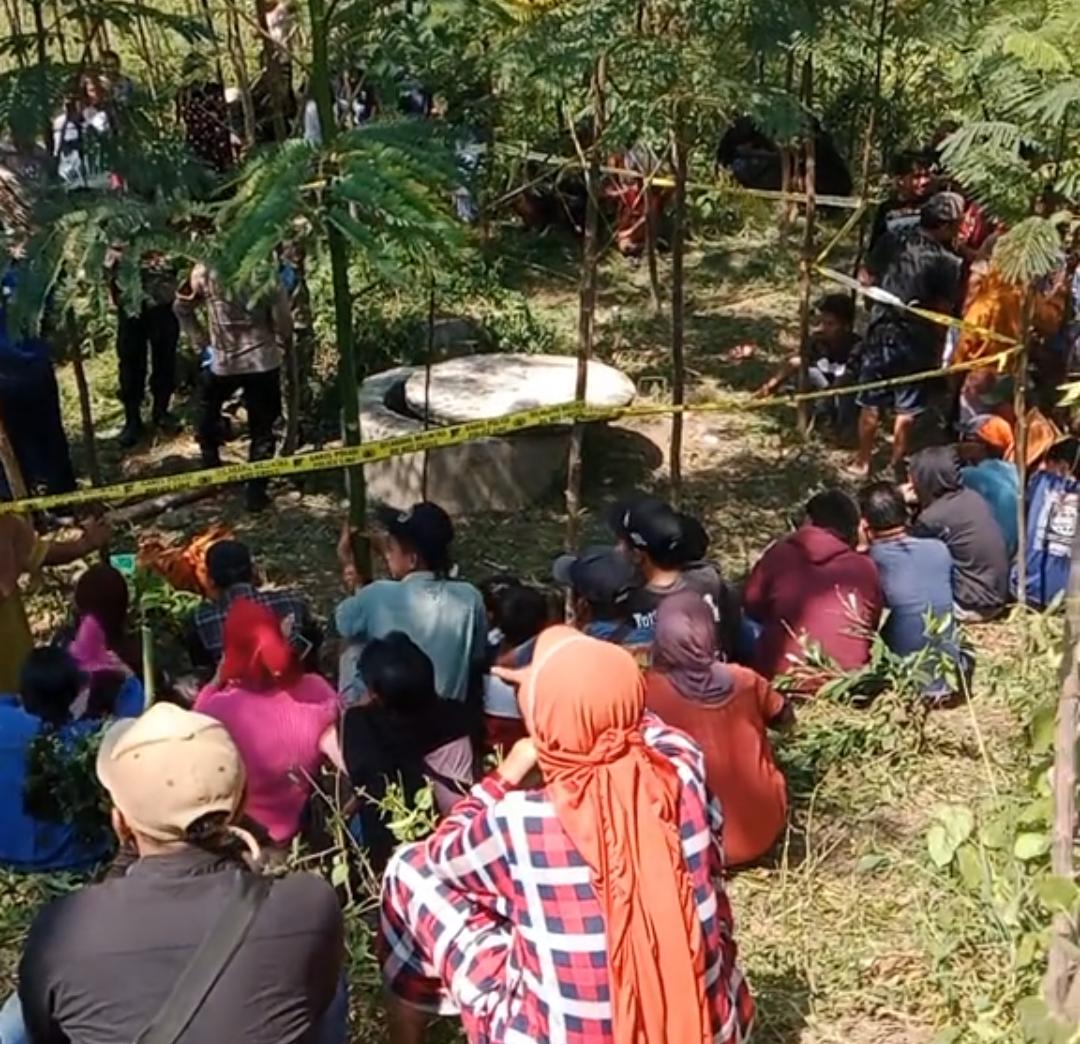 5 Jam Evakuasi Mayat Wanita di Probolinggo Membusuk dalam Sumur 6 Meter, Jasad tanpa Busana dan Identitas Buram 2 Mayat di Probolinggo.